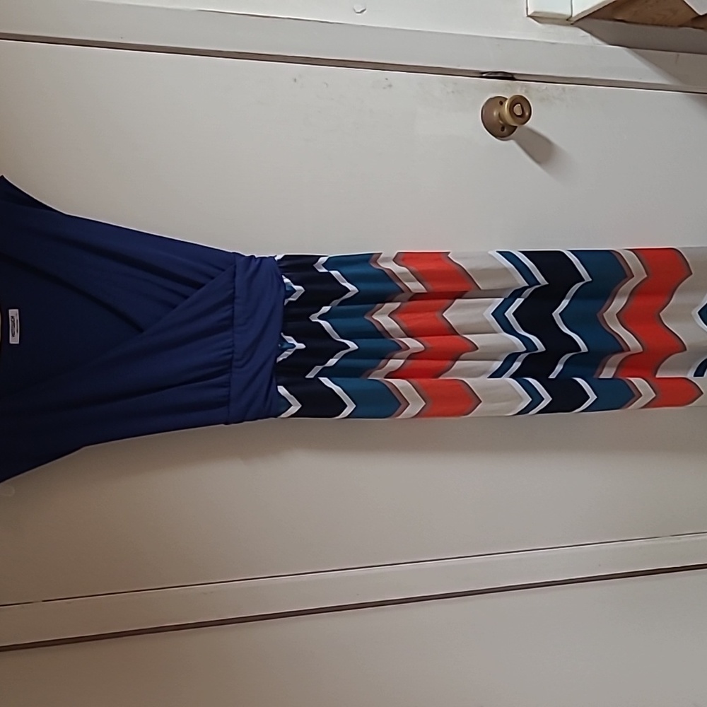 HotTouch v neck maxi dress. Chevron print skirt.